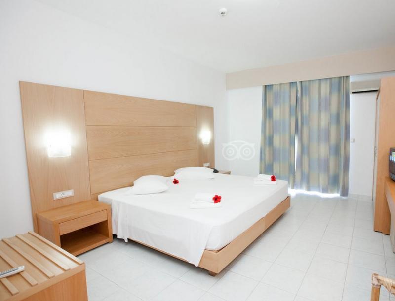 Islands Otel Pefki